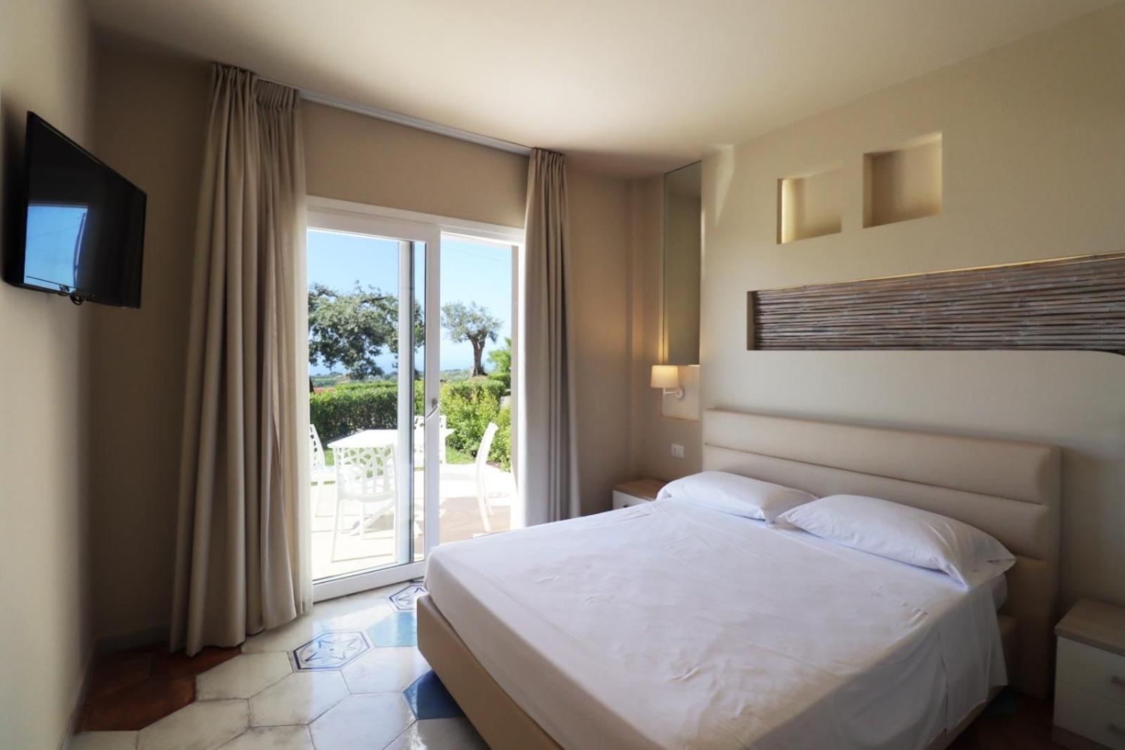 Borgo San Cosmo Tropea Bed and Breakfast Brattiro Exteriör bild