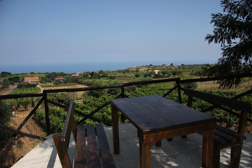 Borgo San Cosmo Tropea Bed and Breakfast Brattiro Exteriör bild