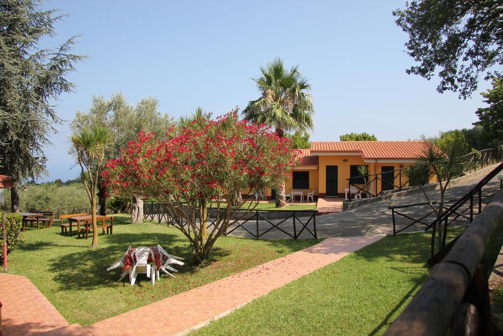 Borgo San Cosmo Tropea Bed and Breakfast Brattiro Exteriör bild