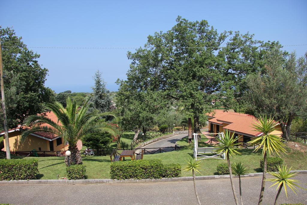 Borgo San Cosmo Tropea Bed and Breakfast Brattiro Exteriör bild
