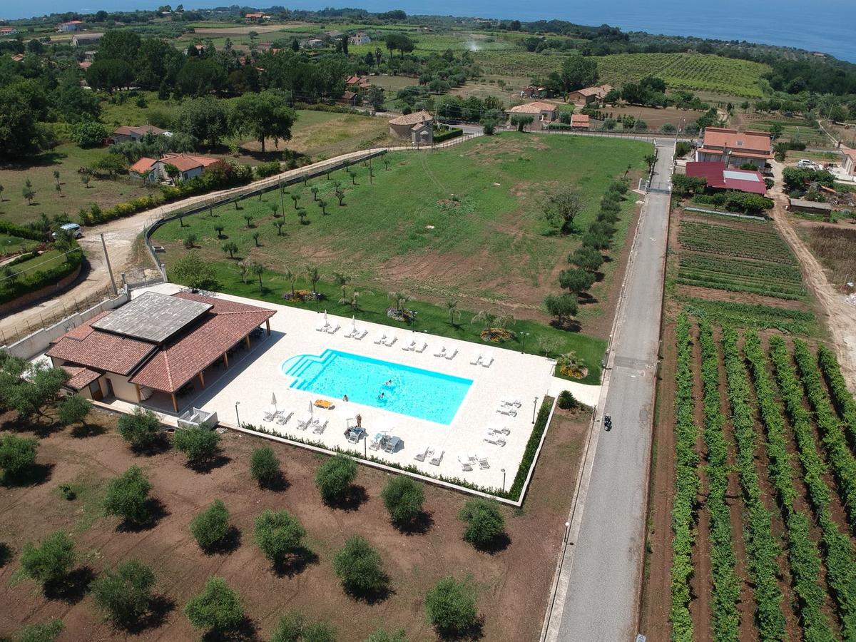 Borgo San Cosmo Tropea Bed and Breakfast Brattiro Exteriör bild